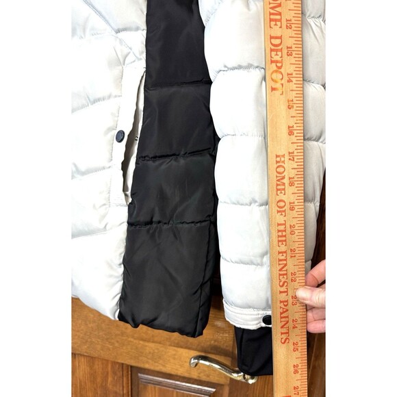 Madden NYC White and black puffer thick coat with hood Size S Women's - Picture 4 of 8